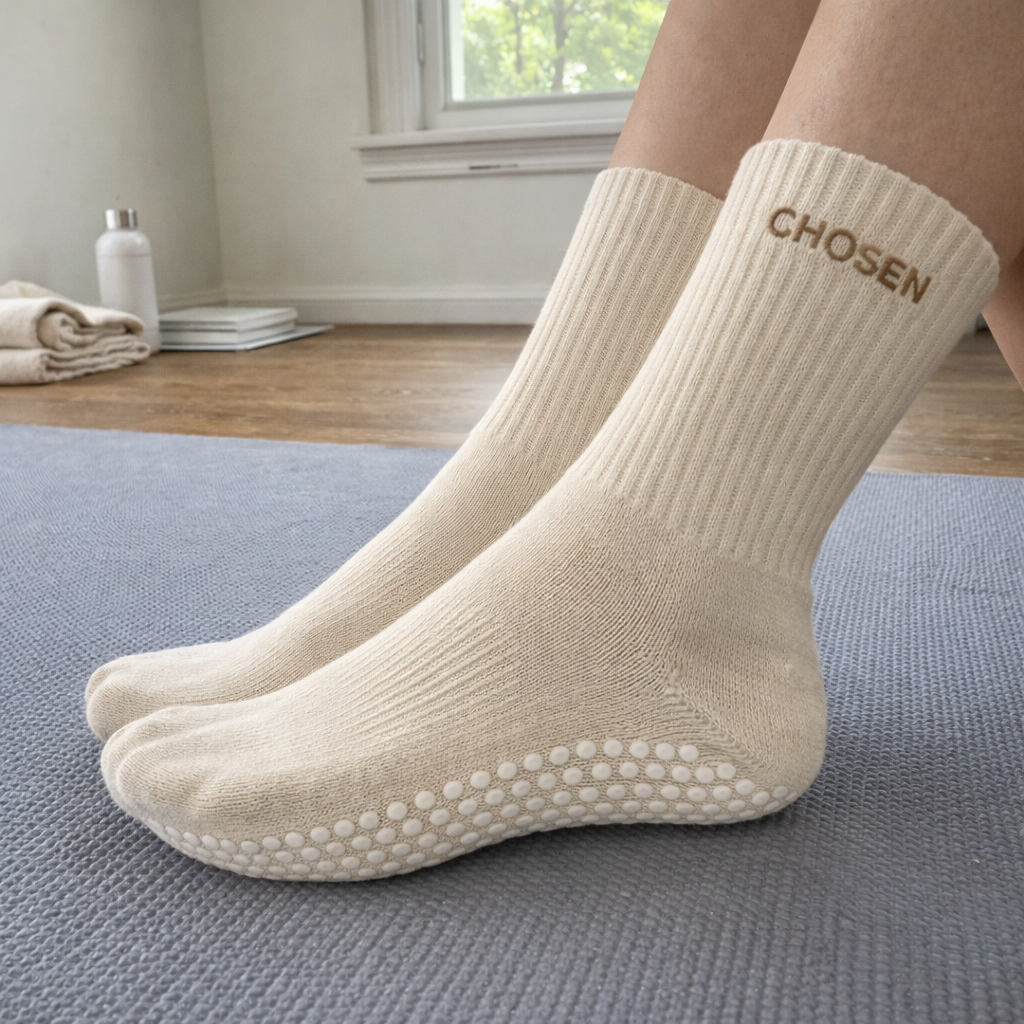 Single pair pilates or yoga socks